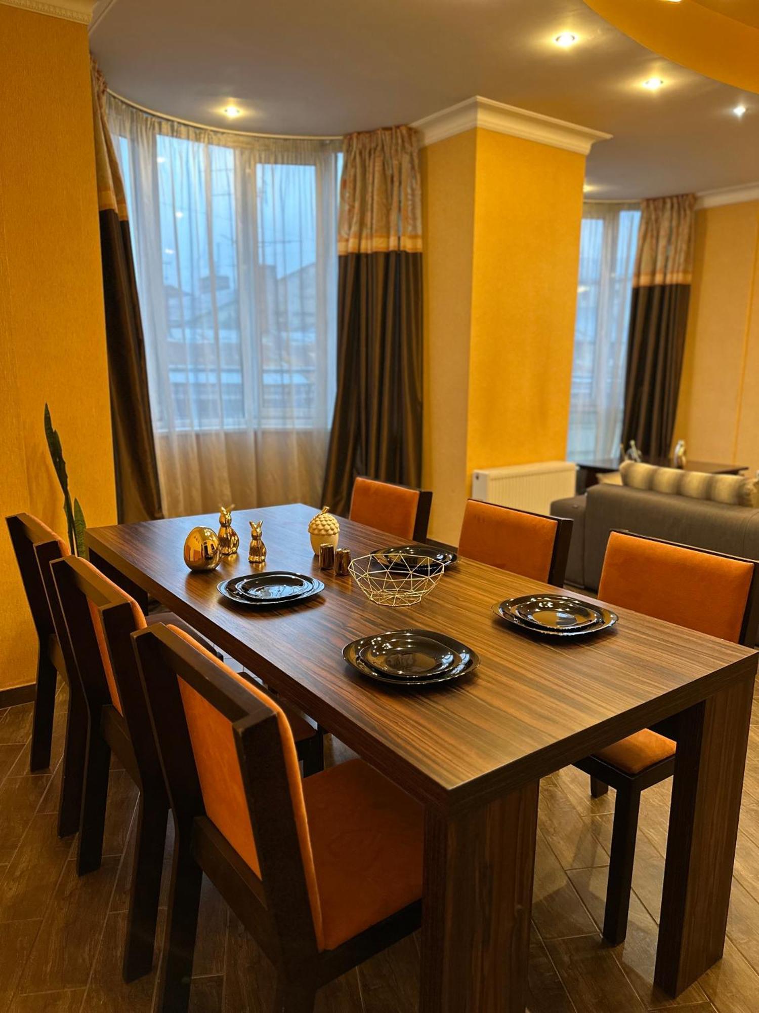 Vip Apartments ! Львів Екстер'єр фото